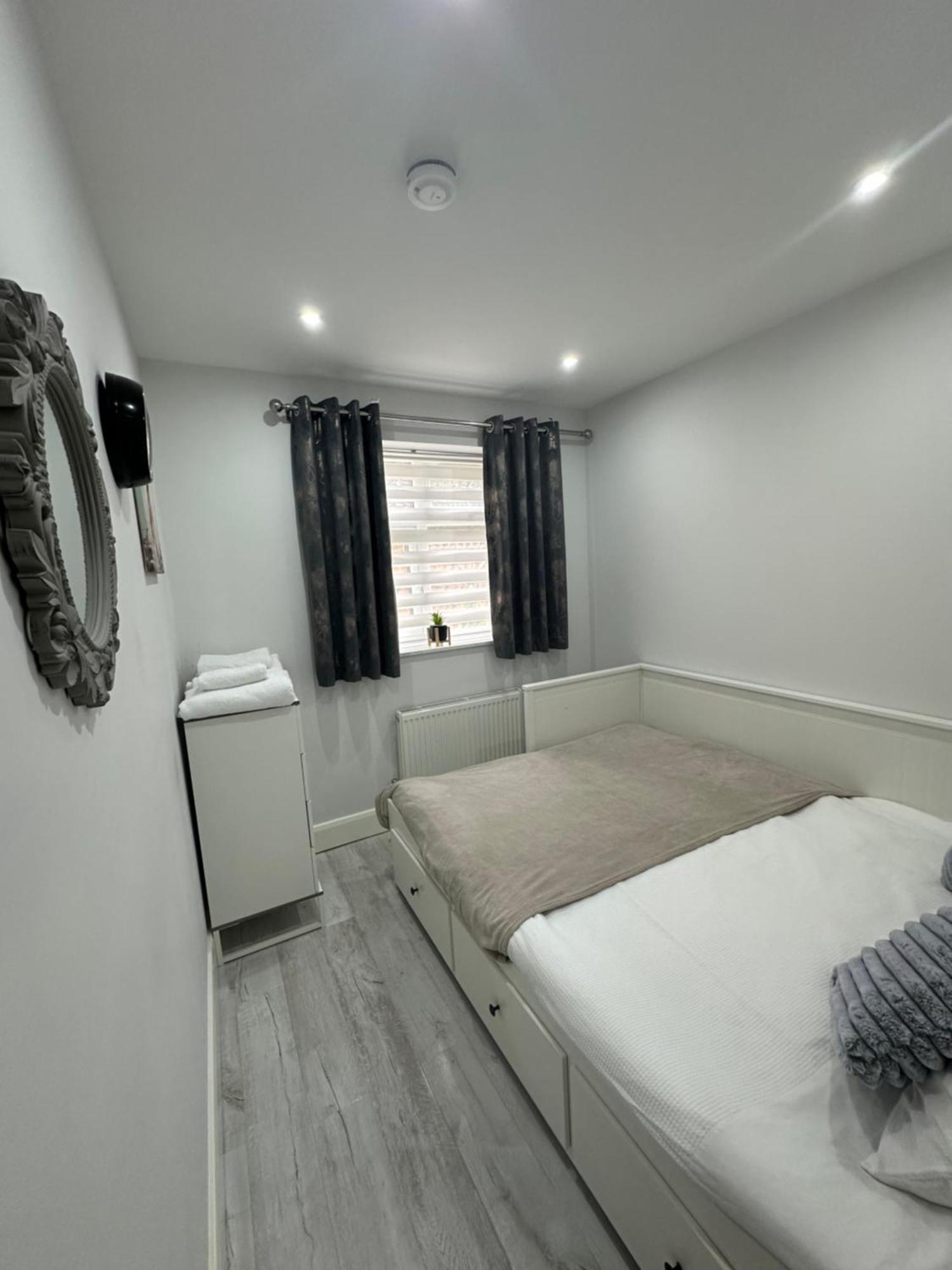 Luxury House Apartment Greenford  Luaran gambar