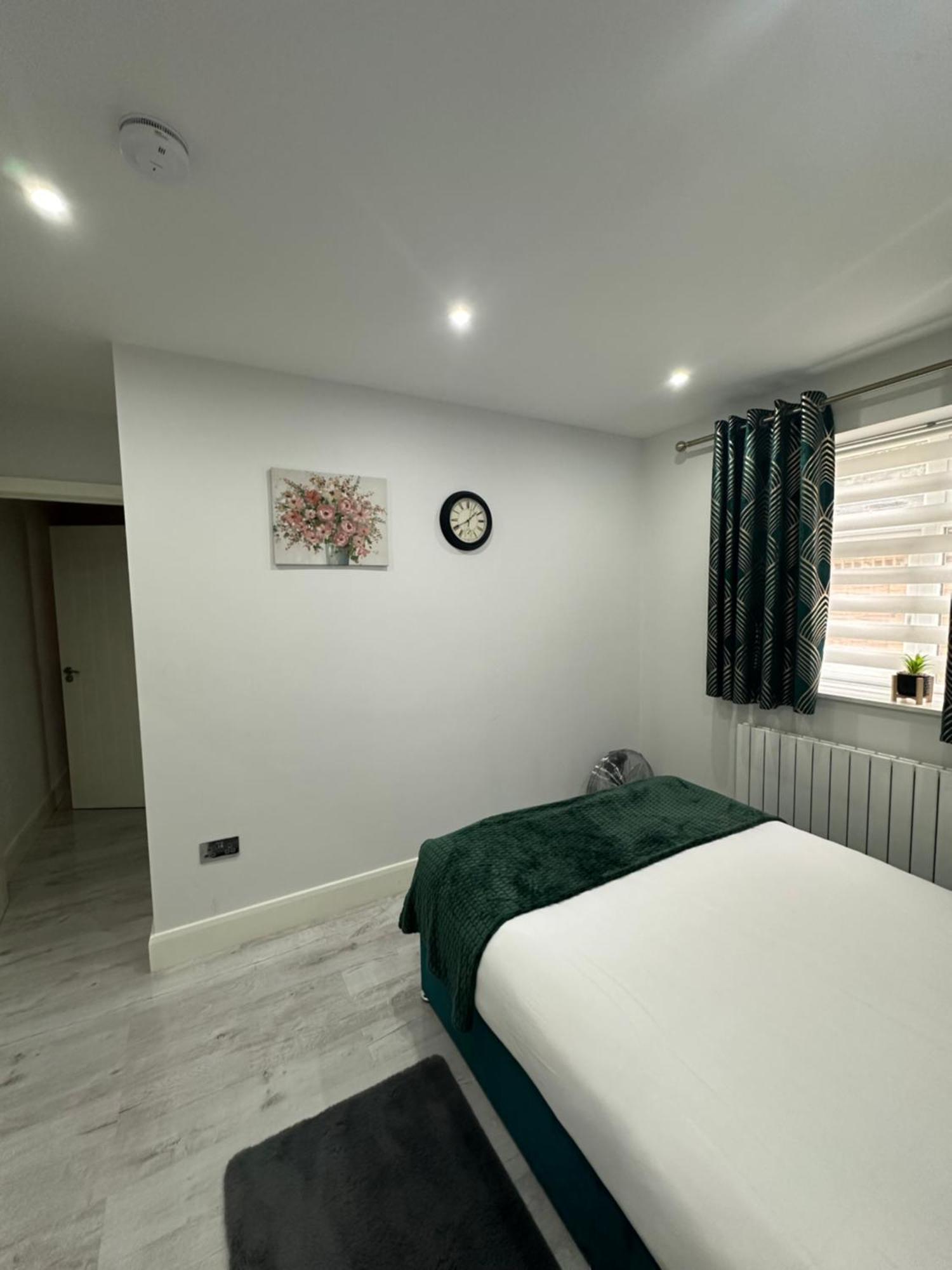 Luxury House Apartment Greenford  Luaran gambar
